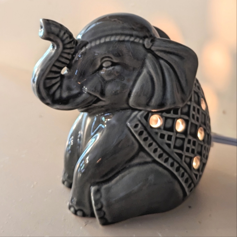6" Grey Ceramic Elephant Night Light